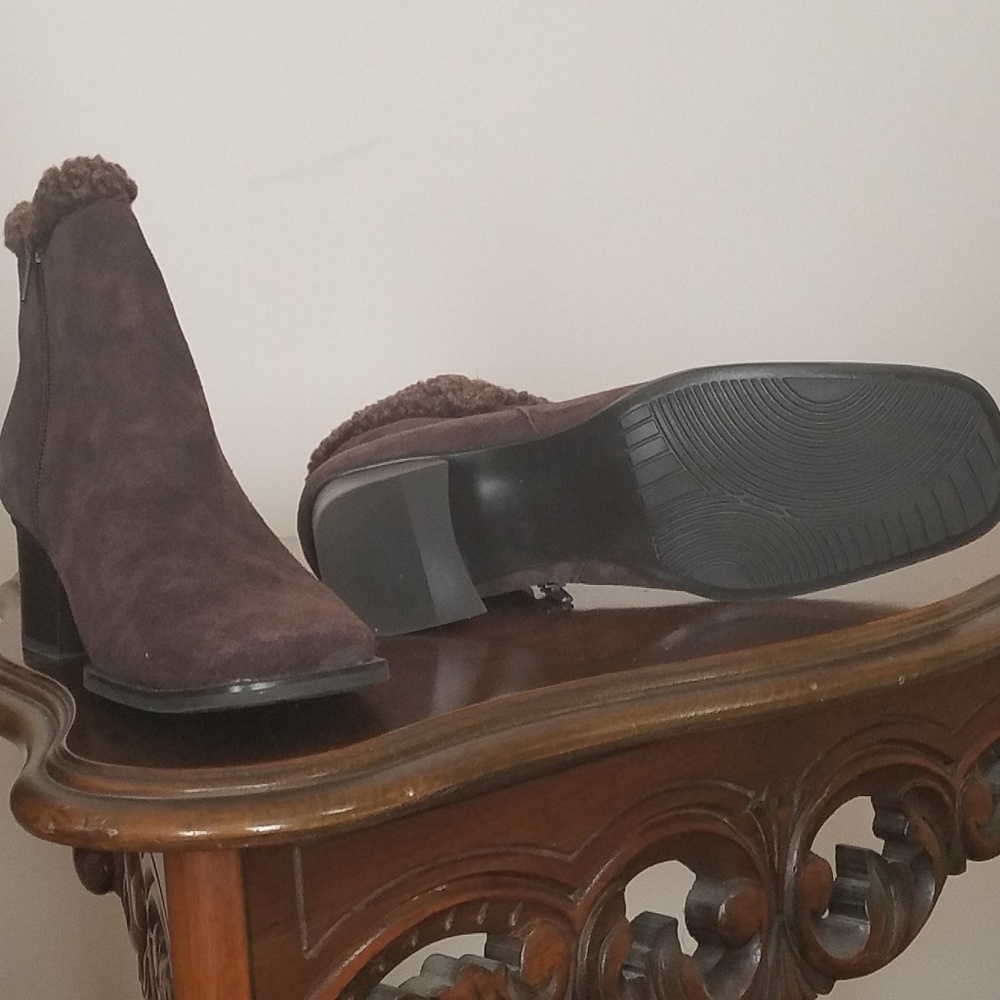 -White Mt.- brown suede booties, 7.5 - Picture 4 of 6